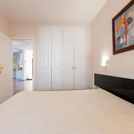 Bahia Del Duque Peacefull & Spacious 公寓